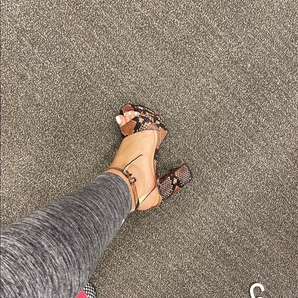 Like new heels , super cute 🥰